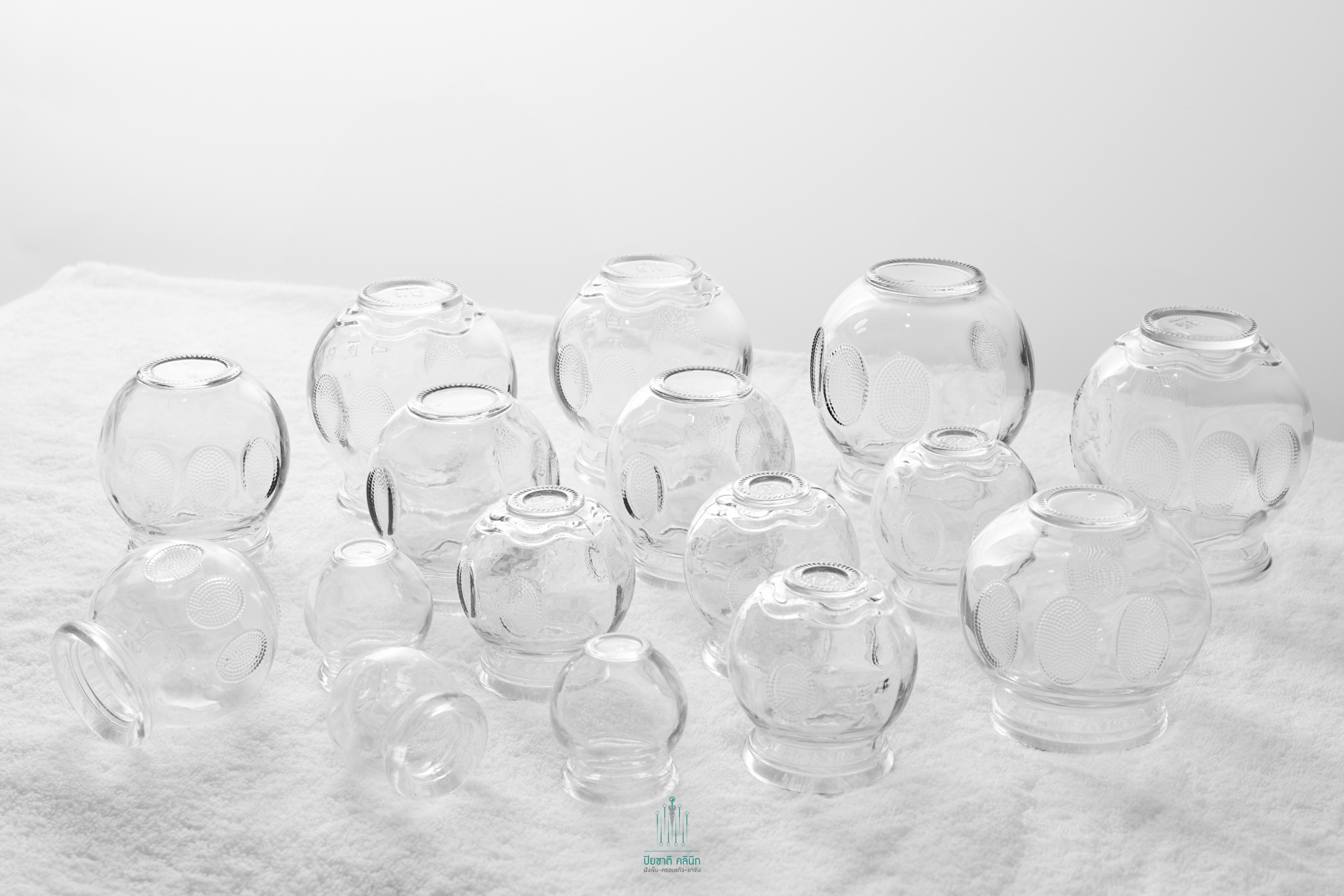 ครอบแก้ว (Cupping therapy)